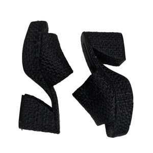 Imagine by Vince Camuto Blk raffia size 8 1/2 platform w/ 4” heel